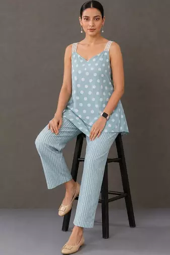 smart women printed kurti with palazzos