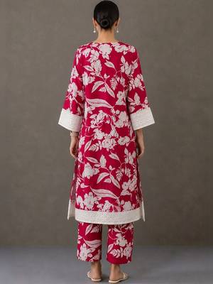 tailored women printed kurta with trousers 5
