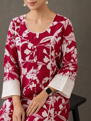tailored women printed kurta with trousers 6