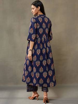 tailored women printed kurta with palazzos 6