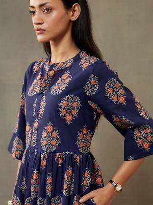 tailored women printed kurta with palazzos 7