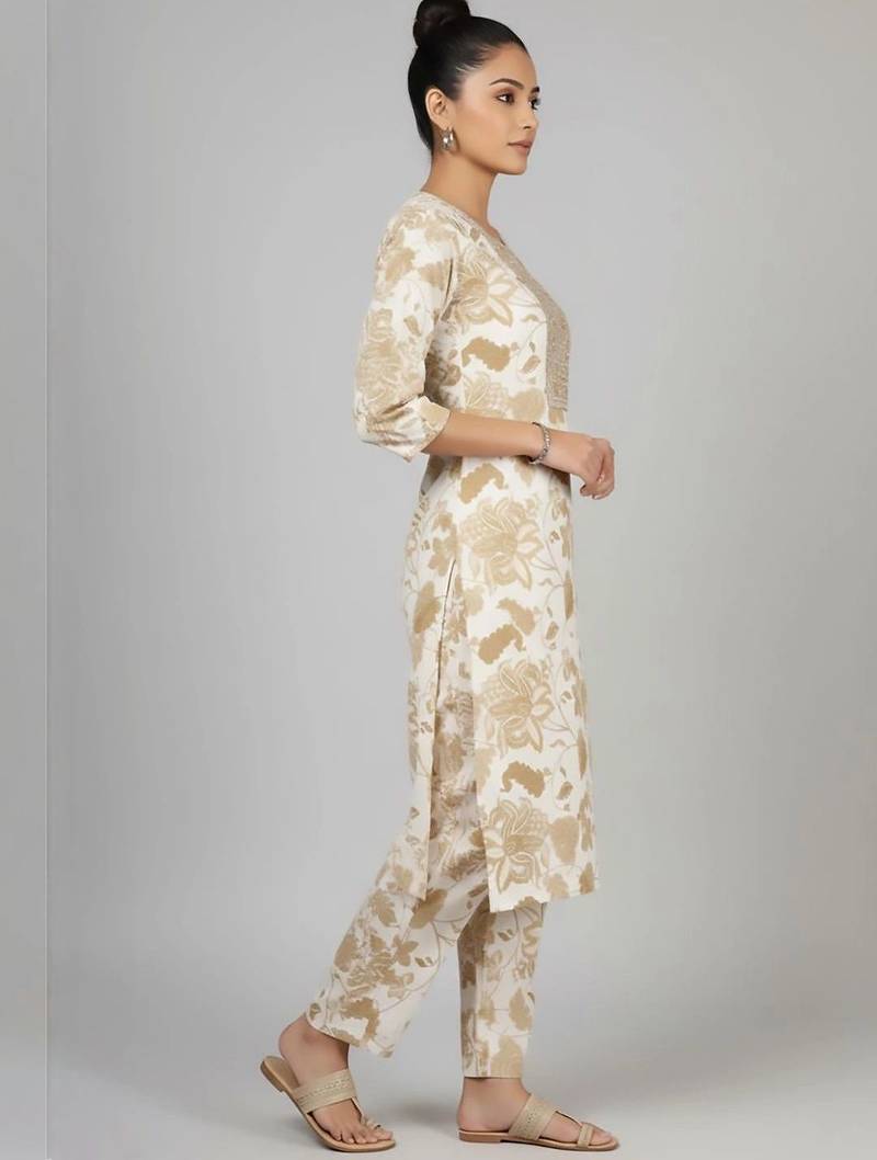 smart women printed kurta with trousers