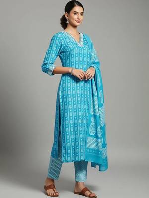 smart women printed kurta with trousers with dupatta 3