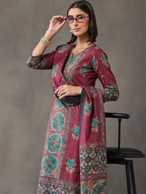 tailored women printed kurta with trousers with dupatta 2