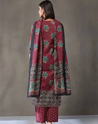 tailored women printed kurta with trousers with dupatta 7