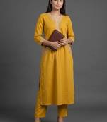 smart women embroidered kurta with trousers