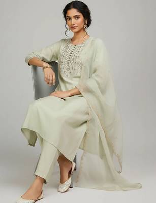 structured women embroidered kurta with trousers with dupatta 4