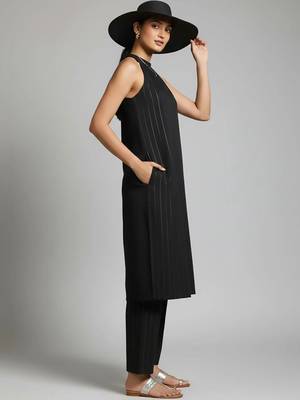 workwear women striped kurta with trousers 4