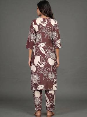 tailored women printed kurta with trousers 7