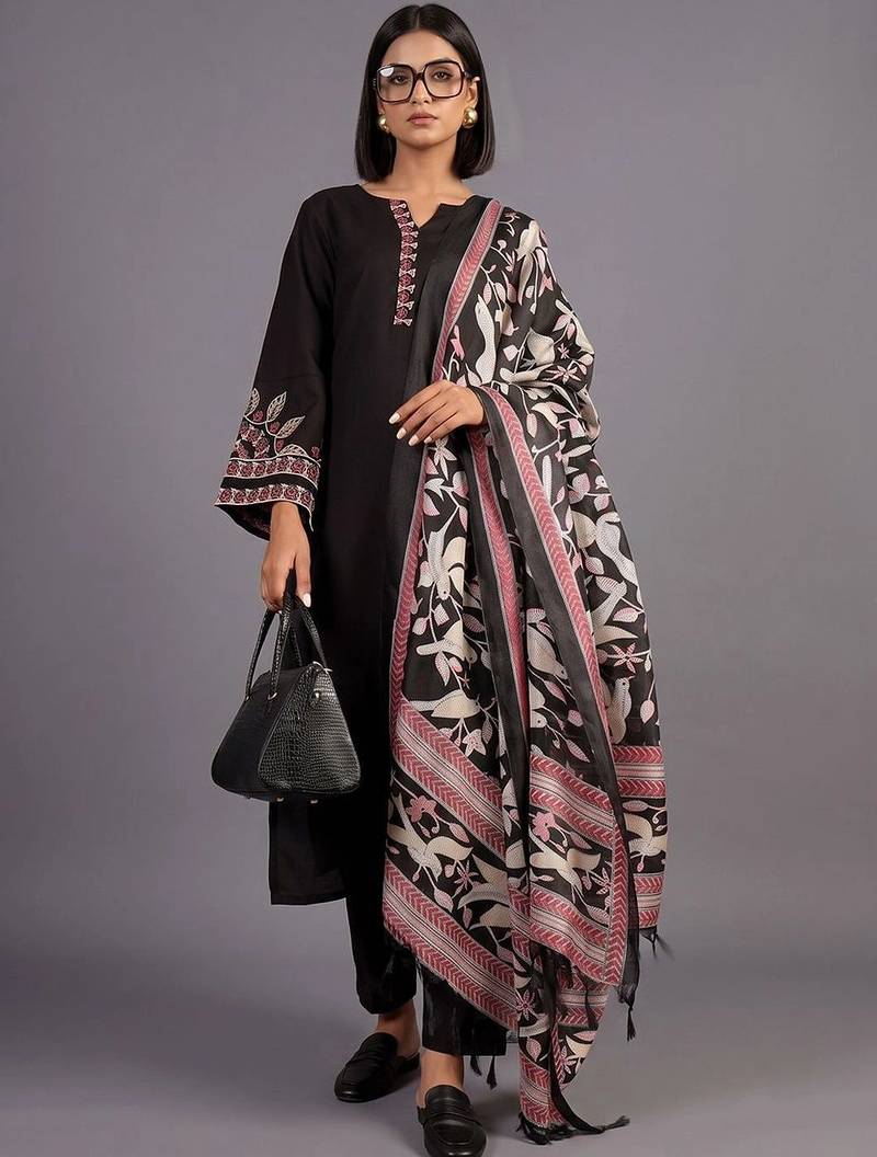 smart women kurta with trousers with dupatta