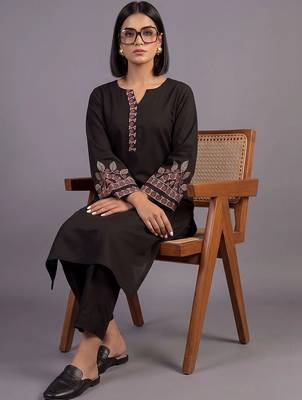 smart women kurta with trousers with dupatta 2