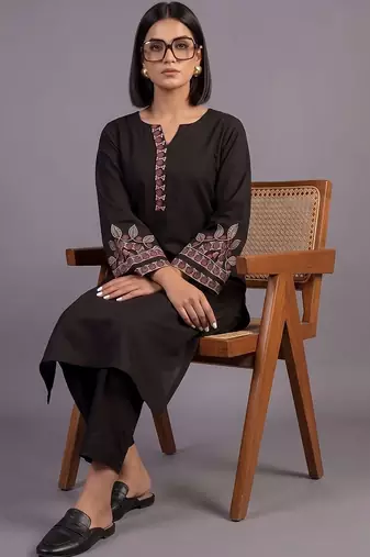smart women kurta with trousers with dupatta