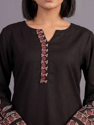 smart women kurta with trousers with dupatta 6