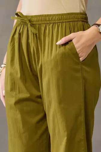 tailored women printed kurta with trousers