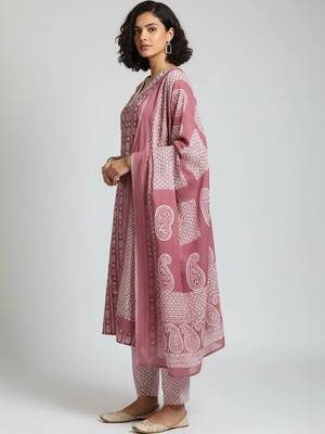 tailored women printed kurta with trousers with dupatta 4