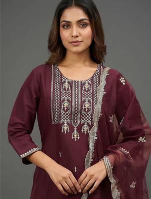 workwear women embroidered kurta with trousers with dupatta 7