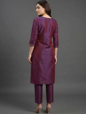 everyday workwear women embroidered kurta with trousers with dupatta 3