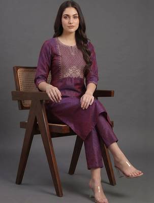 everyday workwear women embroidered kurta with trousers with dupatta 4