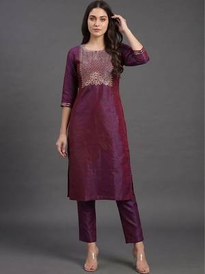 everyday workwear women embroidered kurta with trousers with dupatta 6