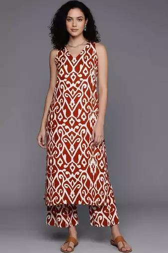 tailored women printed kurta with trousers