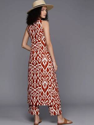 tailored women printed kurta with trousers 2