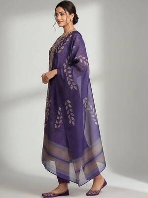 structured women printed kurta with trousers with dupatta 3