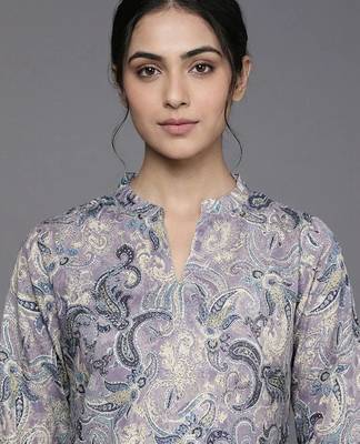 tailored women printed kurta with trousers 2