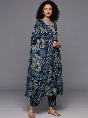 formal women printed kurta with trousers with dupatta 3