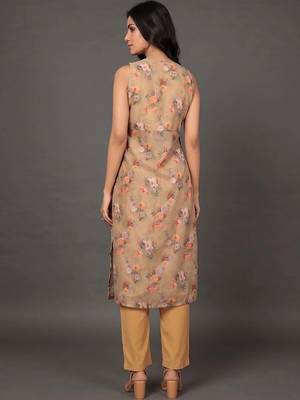 smart women printed kurta with trousers 4