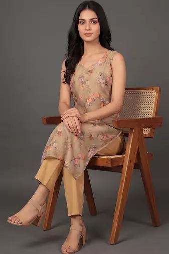 smart women printed kurta with trousers