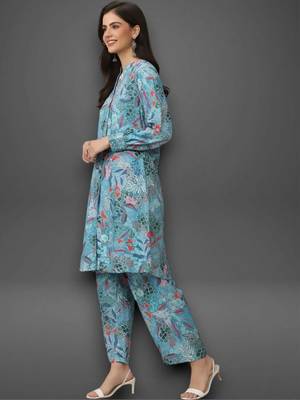 workwear women printed kurta with trousers 3