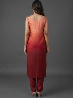structured women dyed kurta with trousers 3