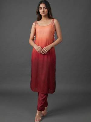 structured women dyed kurta with trousers 6