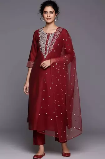 everyday workwear women embroidered kurta with trousers with dupatta