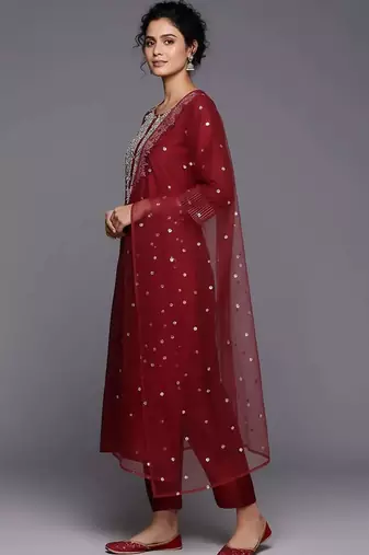 everyday workwear women embroidered kurta with trousers with dupatta