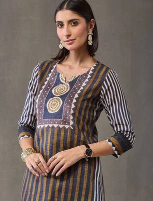 formal women printed kurta with palazzos with dupatta 5