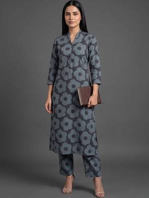 tailored women printed kurta with trousers 1
