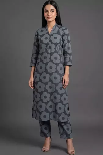 tailored women printed kurta with trousers