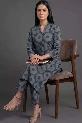 tailored women printed kurta with trousers
