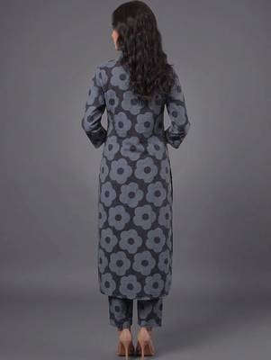 tailored women printed kurta with trousers 5