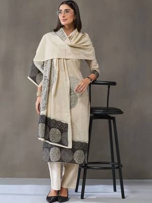 structured women printed kurta with trousers with dupatta 1