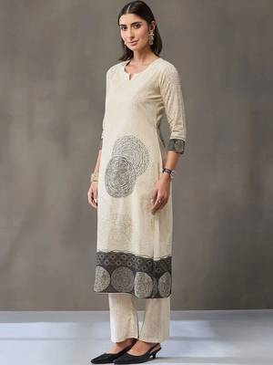 structured women printed kurta with trousers with dupatta 3