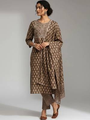 tailored women printed kurta with trousers with dupatta 1