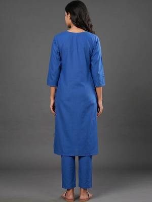 structured women kurta with trousers with dupatta 3