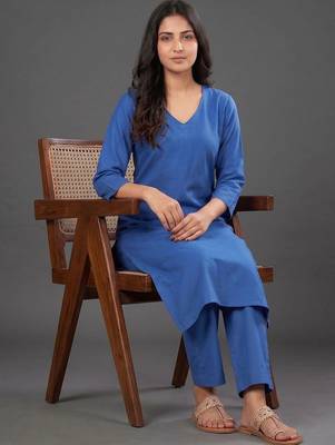structured women kurta with trousers with dupatta 4