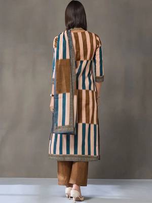 smart women printed kurta with trousers with dupatta 6
