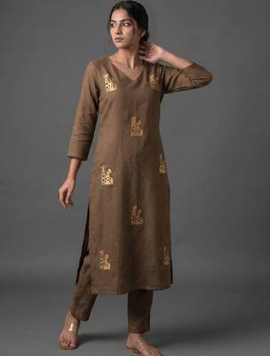 structured women embroidered kurta with trousers 1
