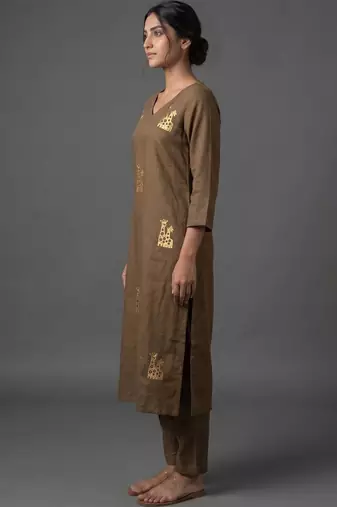 structured women embroidered kurta with trousers