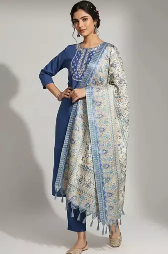 smart women embroidered kurta with trousers with dupatta