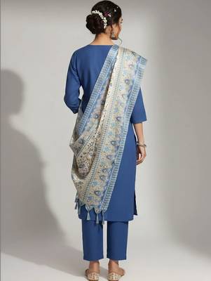 smart women embroidered kurta with trousers with dupatta 2